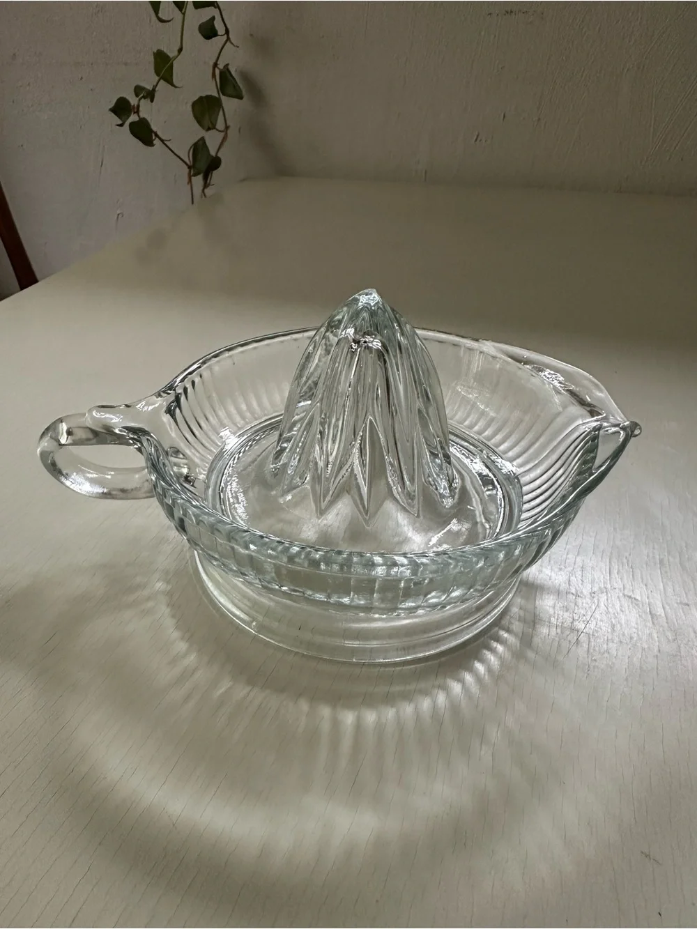VTG MCM Clear Pressed Glass Depression Glass Citrus Juicer With Handle and Spout